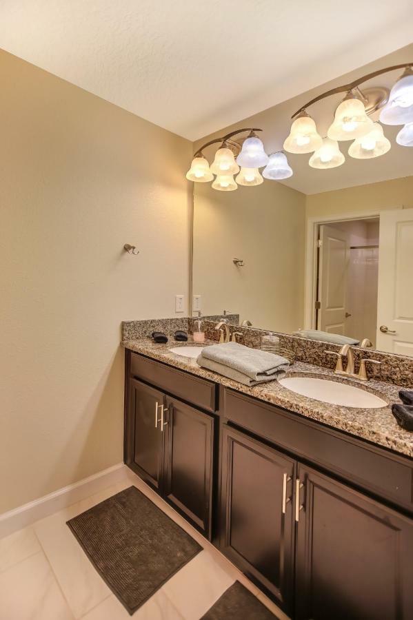 C - New 4 Bedroom Home - 5 Miles To Disney - Free Water Park - Private Pool คิสซิมมี ภายนอก รูปภาพ
