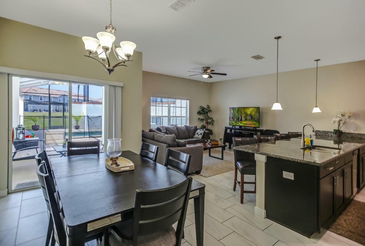 C - New 4 Bedroom Home - 5 Miles To Disney - Free Water Park - Private Pool คิสซิมมี ภายนอก รูปภาพ
