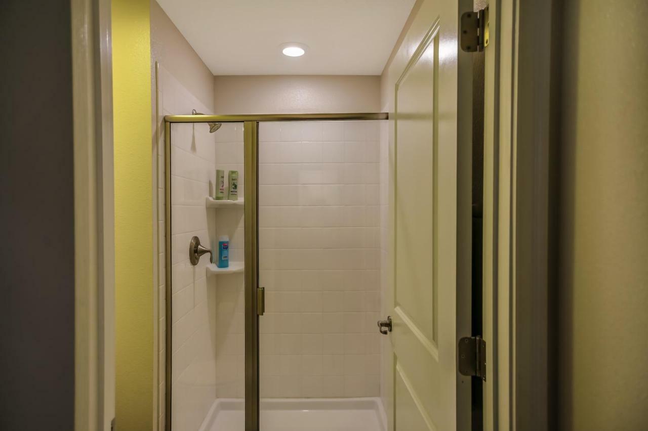 C - New 4 Bedroom Home - 5 Miles To Disney - Free Water Park - Private Pool คิสซิมมี ภายนอก รูปภาพ